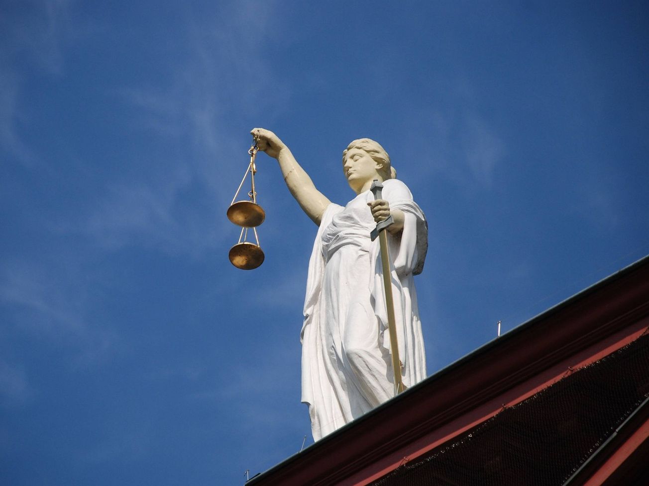 JUDIKATÚRA: Konkurencia žalôb v správnom súdnictve