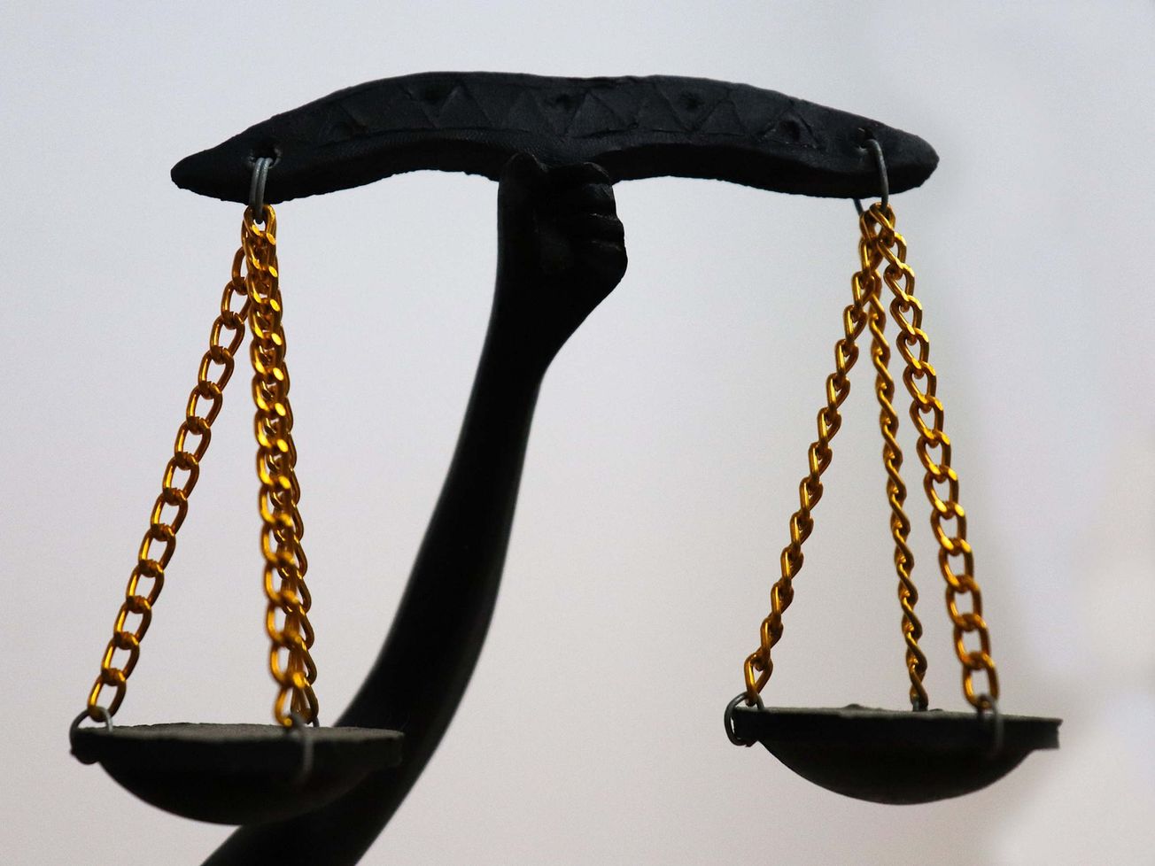 JUDIKATÚRA: Dva právoplatné, meritórne a vecne si odporujúce rozsudky odvolacieho súdu