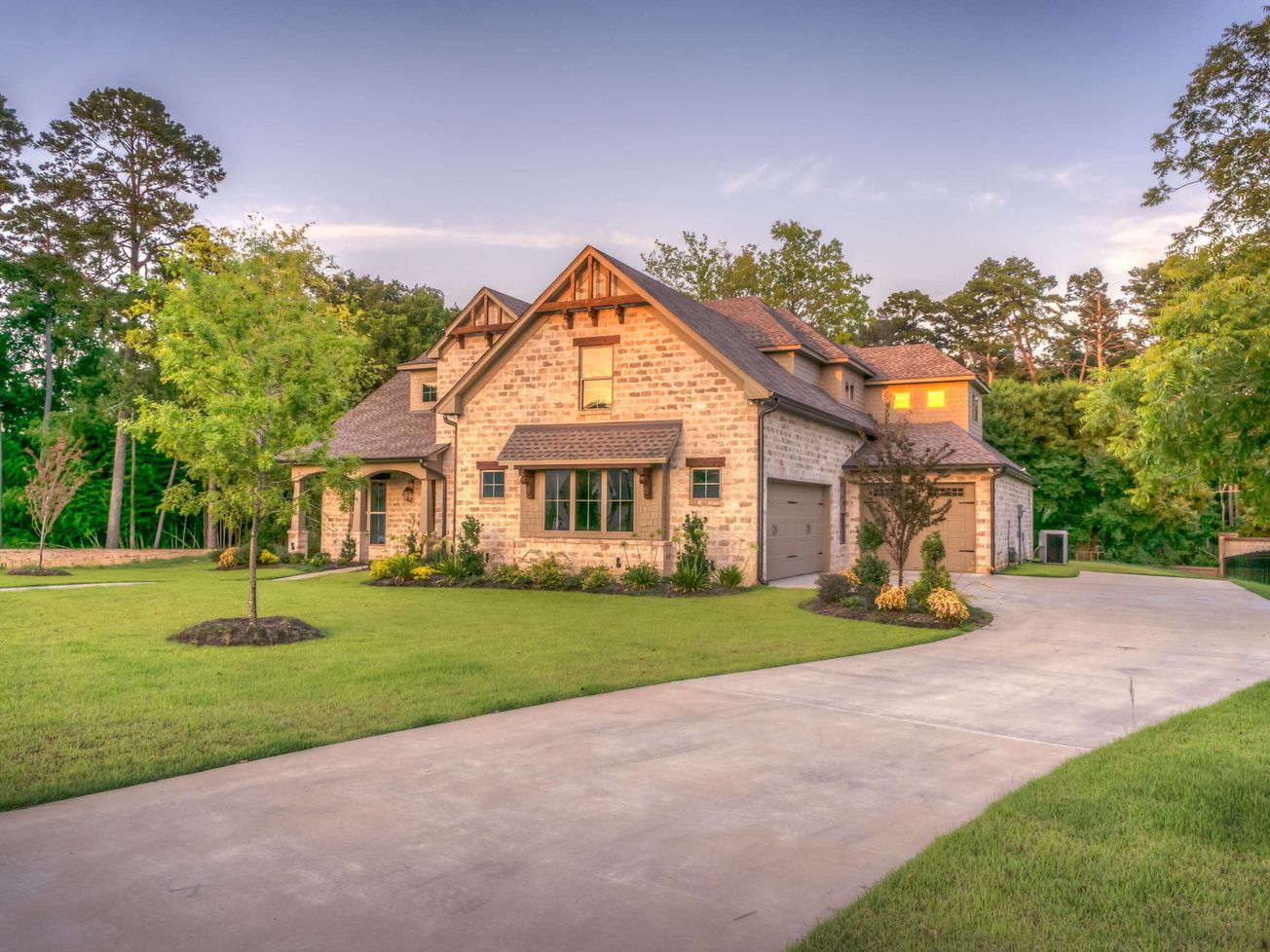 JUDIKATÚRA: Neskoré zverejnenie dražobnej vyhlášky v obchodnom vestníku ako porušenie povinnosti exekútora