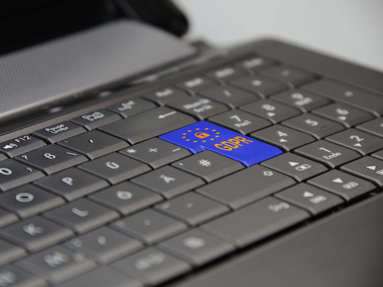 JUDIKATÚRA: Solidárna zodpovednosť za škodu spôsobenú porušením GDPR