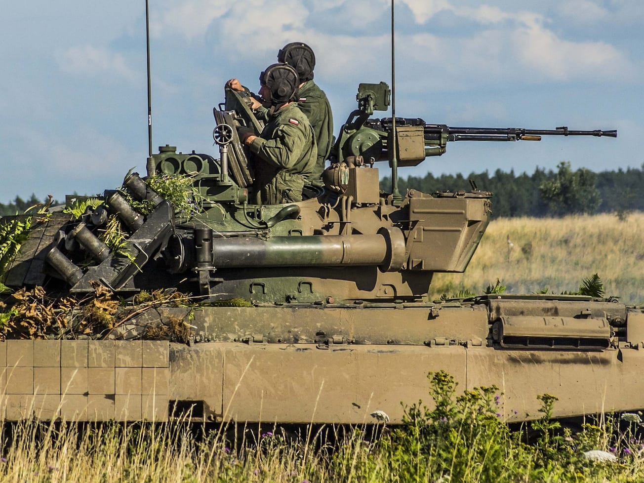 LEGISLATÍVA: Ustanovenia, ktoré zakazujú profesionálnym vojakom združovať sa v odborových organizáciách, sú v rozpore s ústavou