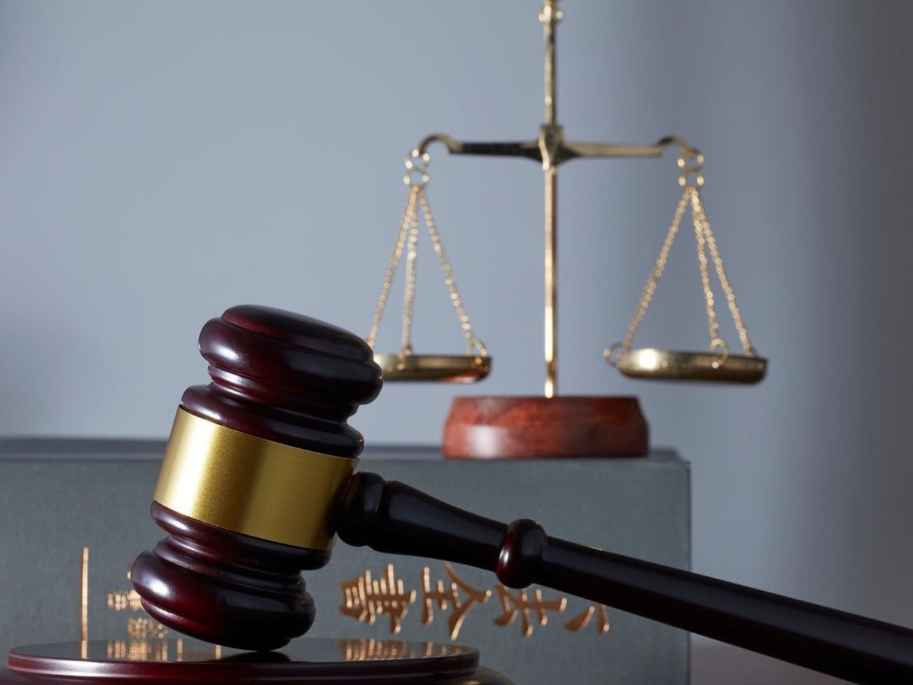 JUDIKATÚRA: K možnosti podania správnej žaloby voči výčitke uloženej podľa § 54 zákona č. 73/1998 Z. z.