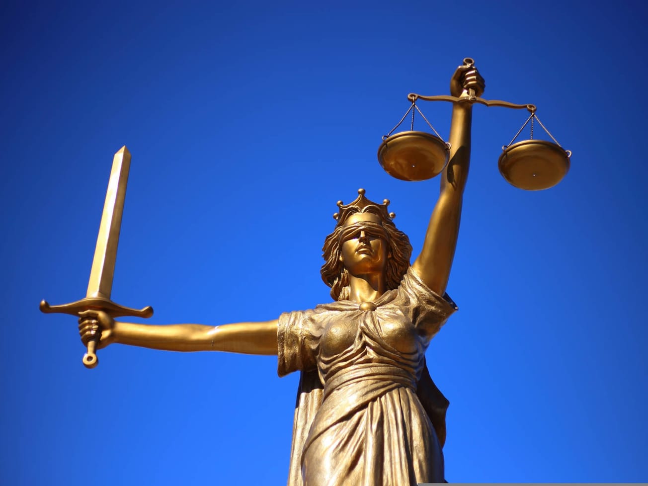 JUDIKATÚRA: Možnosť iniciovať konanie o súlade predpisu v nadväznosti na naliehavý právny záujem pri žalobách podľa § 137 písm. c) CSP